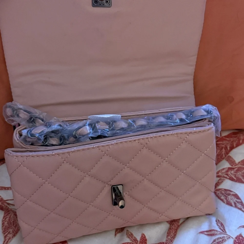 Gilda Tonelli Ale Pink Quilted Crossbody Bag